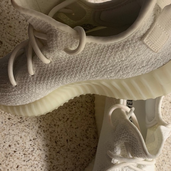 Yeezy Boost 350 V2 Cream/triple white Sz 7 men wm8 - Picture 3 of 6